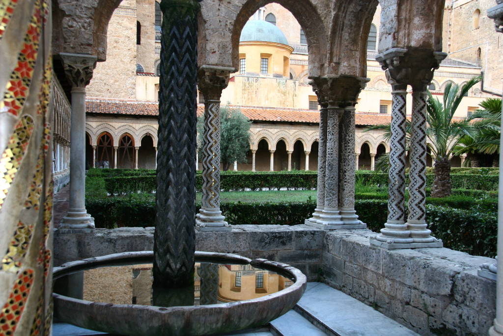 Brunnenhof im Kreuzgang der Kathedrale von Monreale