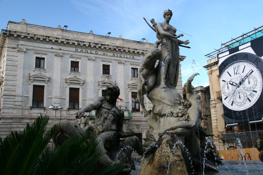 Piazza Archimede mit dem Artemis-Brunnen / Sirakus