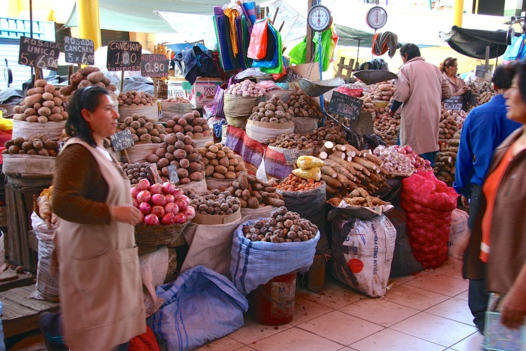 Papas Peruanas - Kartoffel-Vielfalt auf dem Mercado San Camillo in Arequipa