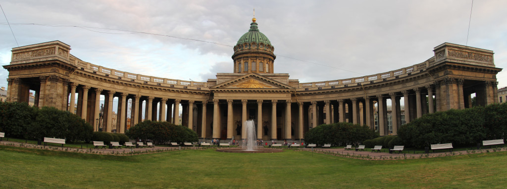 Die Kasaner Kathedrale am Newski-Prospekt in Sankt Petersburg