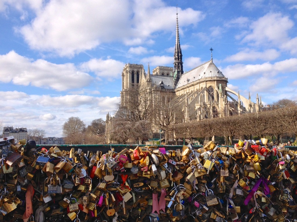 Liebesschlösser vor Notre Dame