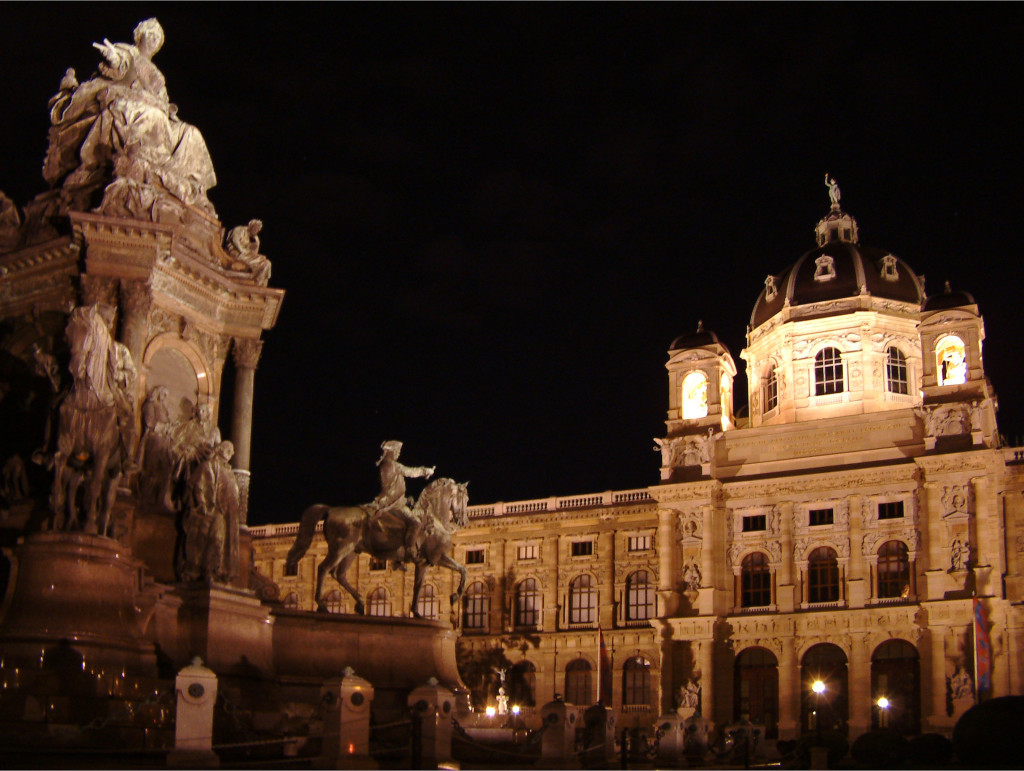 Maria Theresienplatz bei Nacht