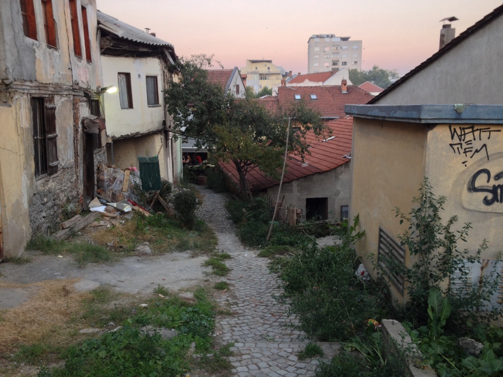 Sonnenuntergang in den Gassen vom Old Baazar / Skopje