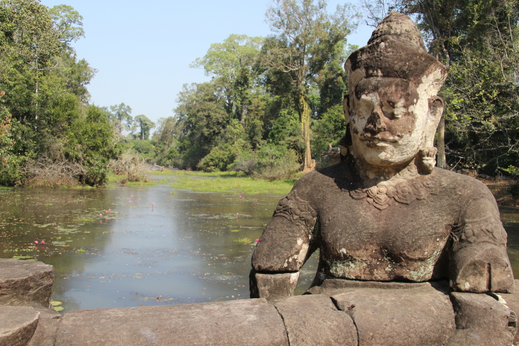 Dämonenbalustrade vor Angkor Thom