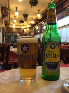 Stella Bier im Café Riche