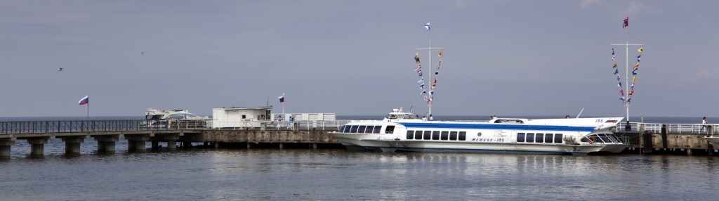Die Schnellboote "Meteor" verkehren in nur 30 Minuten zwischen Sankt Petersburg und Peterhof