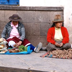 Straßenverkauf in Cusco - Kartoffeln, Gemüse und Getreide