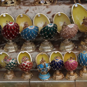 Fabergé-Eier auf dem Souvenir Markt