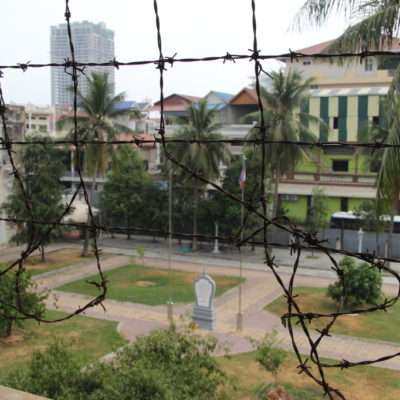 Blick auf den Innenhof des Tuol-Sleng-Genozid-Museums