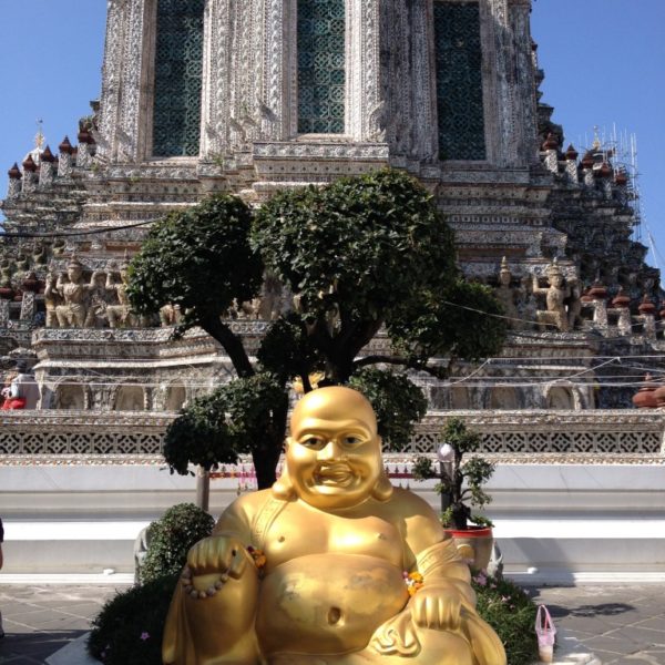 Buddha-Statue vor dem Wat Arun