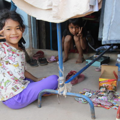 Spielende Mädchen in Siem Reap