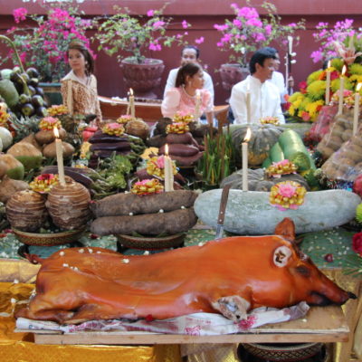 Wat Phnom - Opfergaben