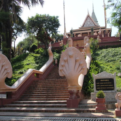 Wat Phnom - Treppe zum Wat