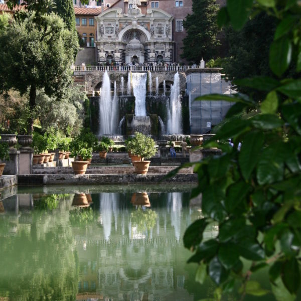 Villa D'Este - 
Querachse mit Fischteichen, Neptunbrunnen und Wasserorgel